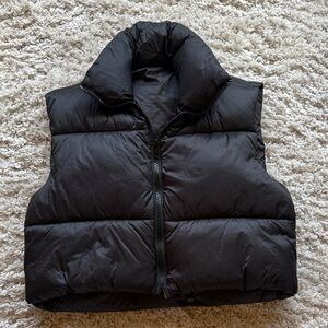 Amazon Essentials Black Puffer Vest